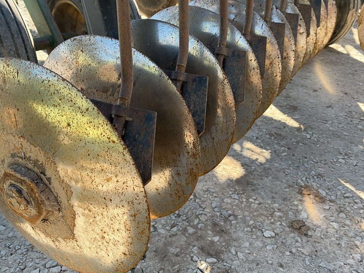 john-deere-235-image-6