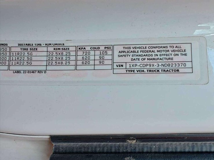 2022-peterbilt-567-image-5