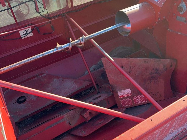 international-1660-combine-image-14