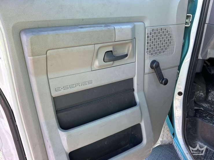 2018-ford-e450-image-11