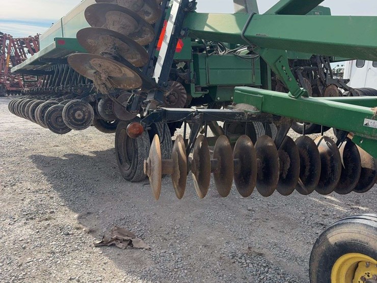 john-deere-630-image-7