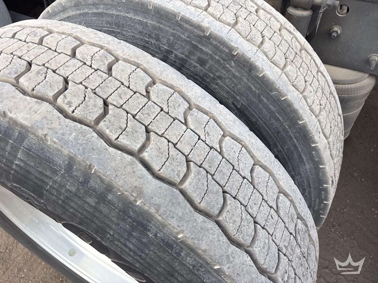 2017-volvo-vnl-760-t/a-sleeper-cab-truck-tractor-image-42