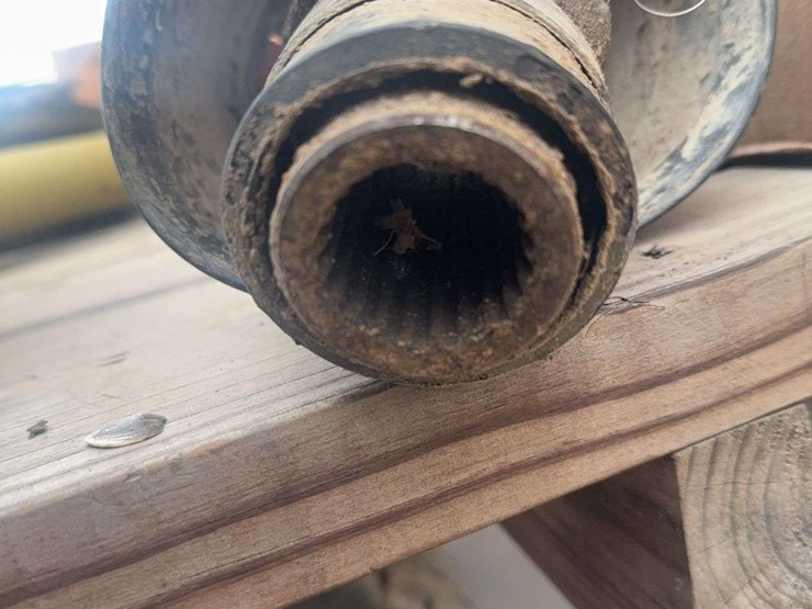 2019-h&s-manure-spreader-3143-model,-small-1000pto,-with-manual,-good-shape,-field-ready,-tandem-axle-image-17