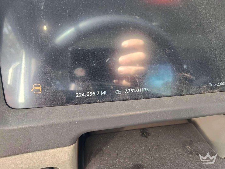 2022-peterbilt-567-image-6