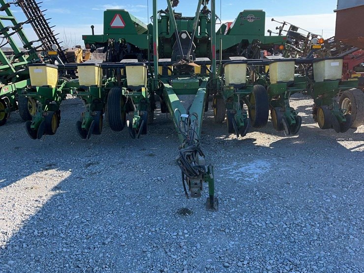 john-deere-7200-image-2