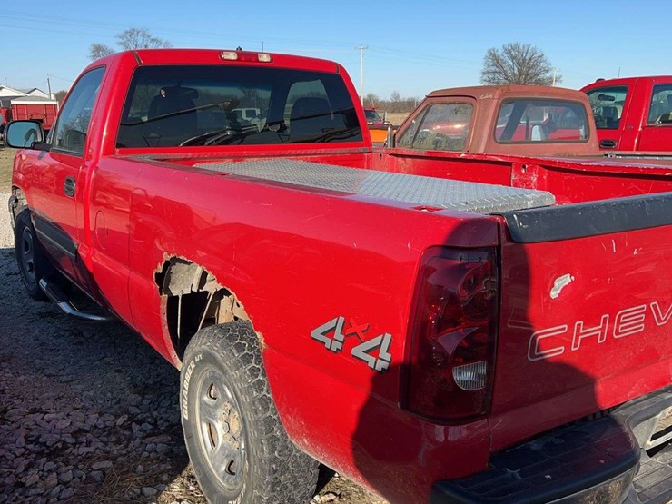 2003-chevrolet-k1500-image-8