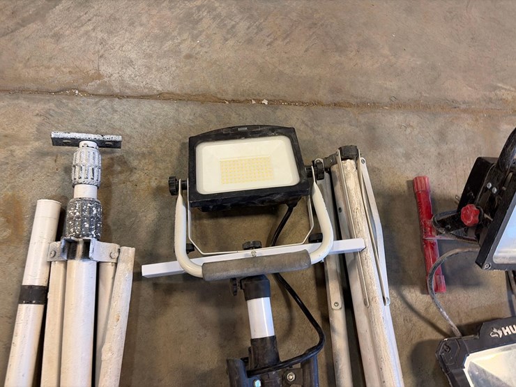 assortment-of-flood-lights-image-7