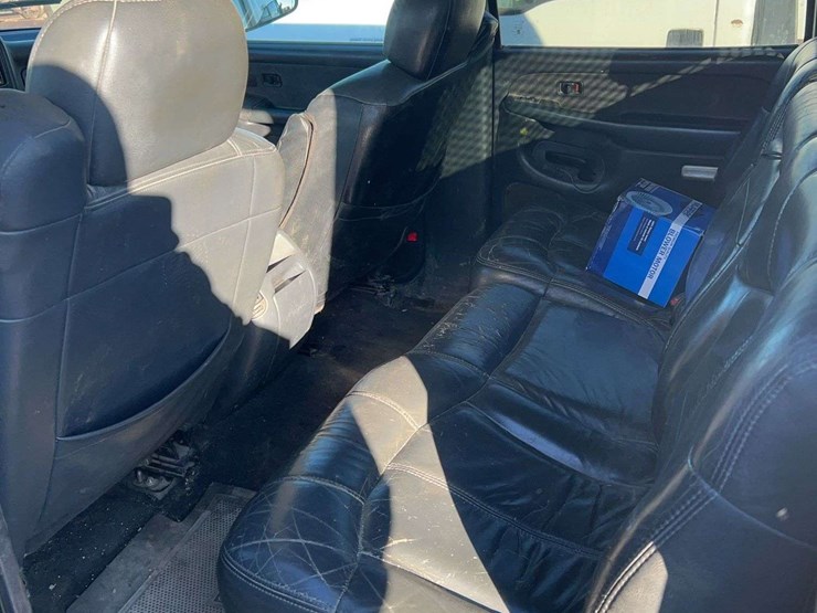 2002-gmc-3500-image-12