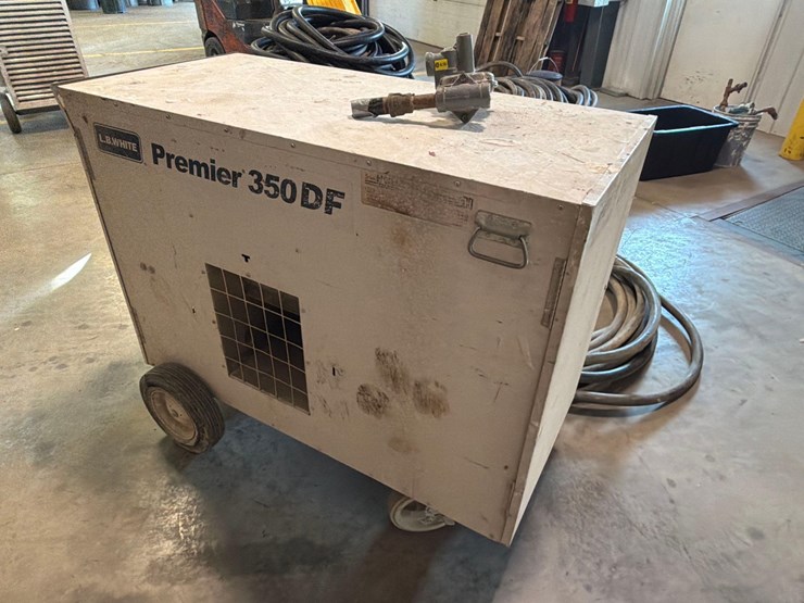 l.b.-white-premier-350-df-portable-heater-image-2