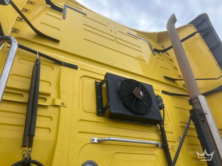 2018-volvo-vnl-760-t/a-sleeper-cab-truck-tractor-image-14