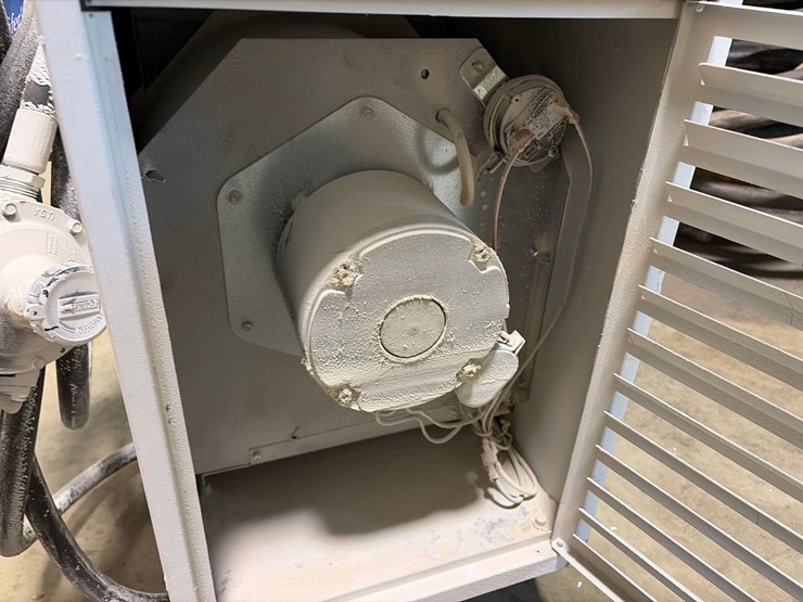 l.b.-white-premier-80-df-portable-heater-image-11