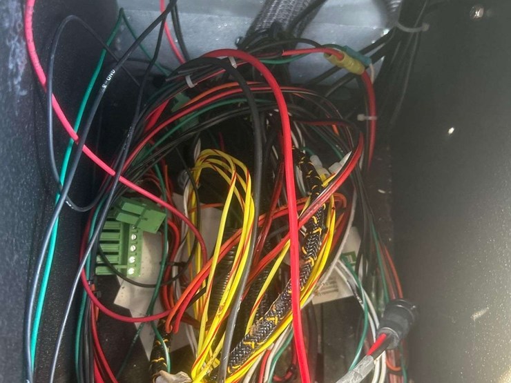 2017-ford-f150-image-24