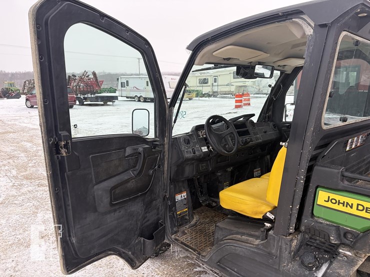john-deere-gator-xuv-835m-image-10