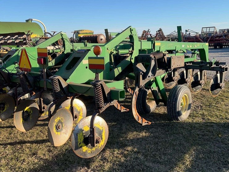 john-deere-2700-image-12