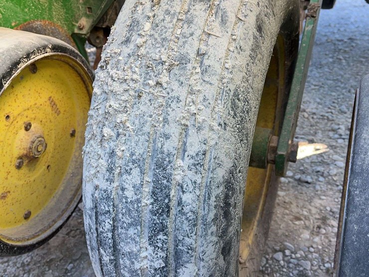 john-deere-7200-image-10