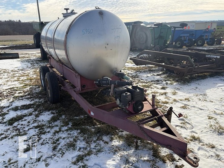 schrock-bros-water-tank-on-transport-5950-image-1