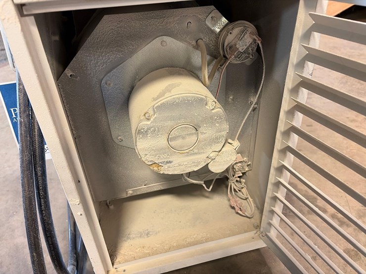 l.b.-white-premier-80-df-portable-heater-image-5