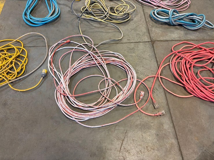 assortment-of-extension-cords-image-5