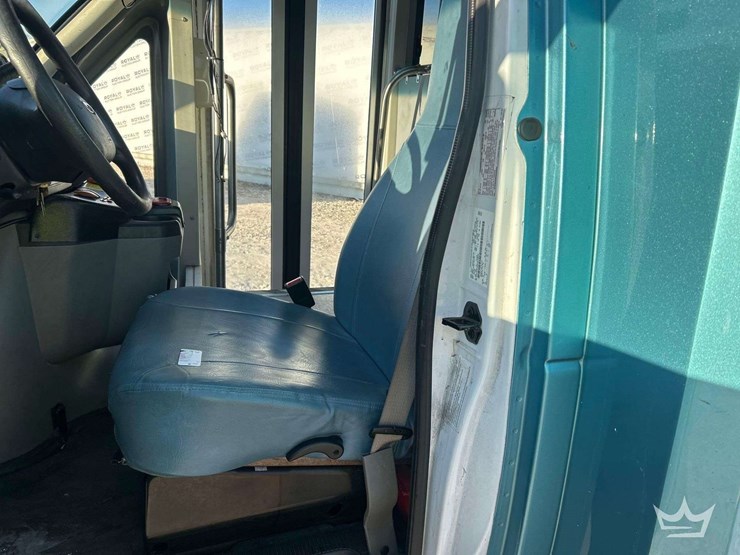 2019-ford-e450-image-13