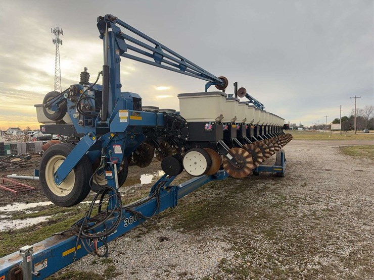 kinze-3600-image-1