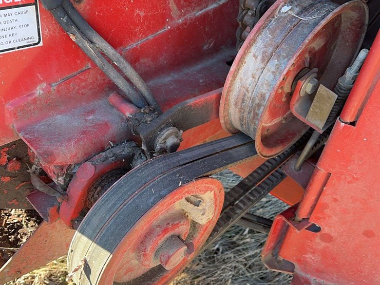 new-holland-305-image-7