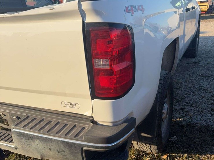 2017-chevrolet-2500-image-11