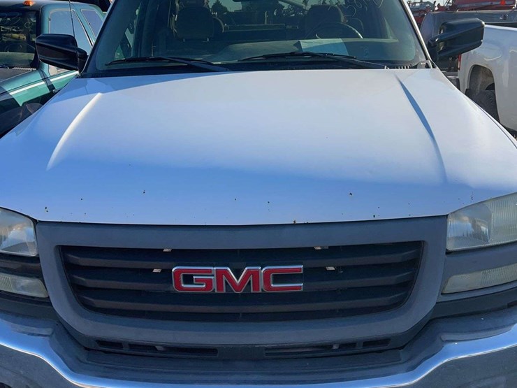 2006-gmc-2500hd-image-3