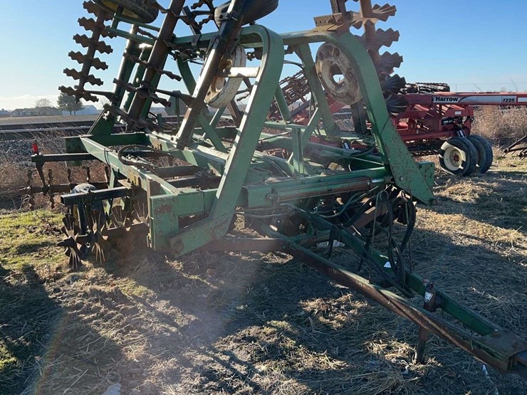 john-deere-230-image-1