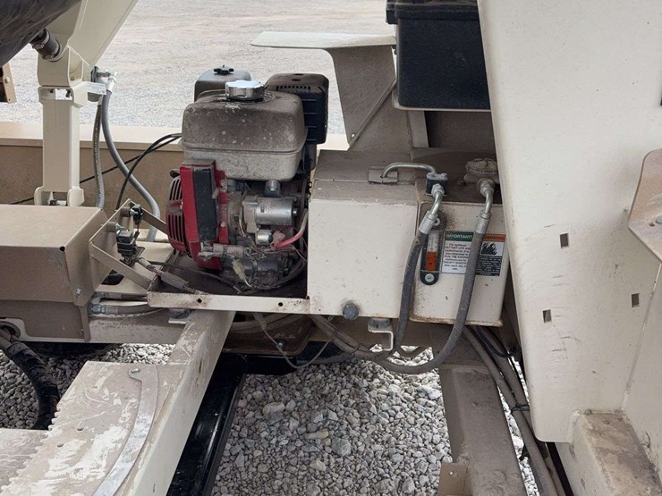 2018-unverferth-2755-seed-tender,-tandem-axle,-roll-tarp,-talc-inductor,-corded-remote,-good-shape,-honda-engine,-just-upgraded-to-a-triple-axel,-field-ready-image-18