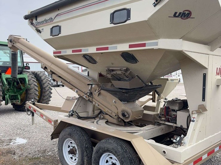 2018-unverferth-2755-seed-tender,-tandem-axle,-roll-tarp,-talc-inductor,-corded-remote,-good-shape,-honda-engine,-just-upgraded-to-a-triple-axel,-field-ready-image-13