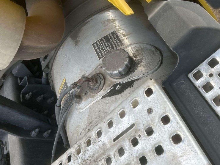 2018-volvo-vnl-760-t/a-sleeper-cab-truck-tractor-image-18