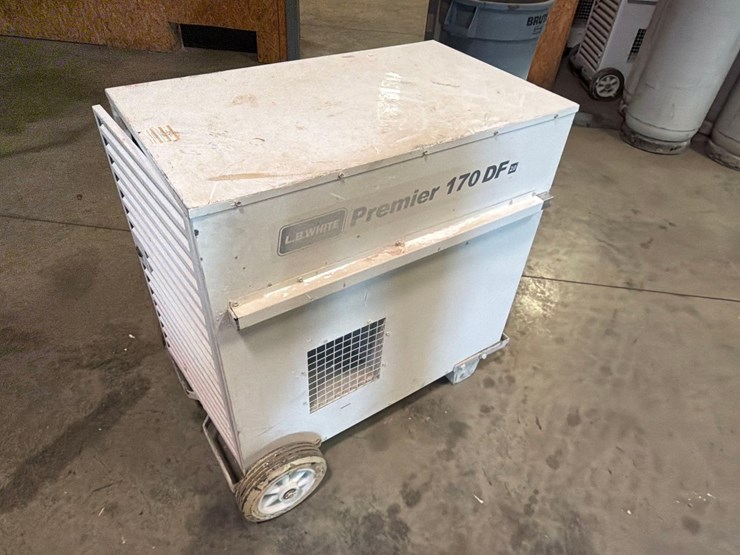 l.b.-white-premier-170-df-portable-heater-image-3