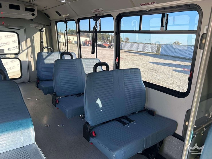 2019-ford-e450-image-19