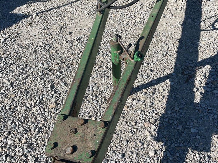 john-deere-235-image-10