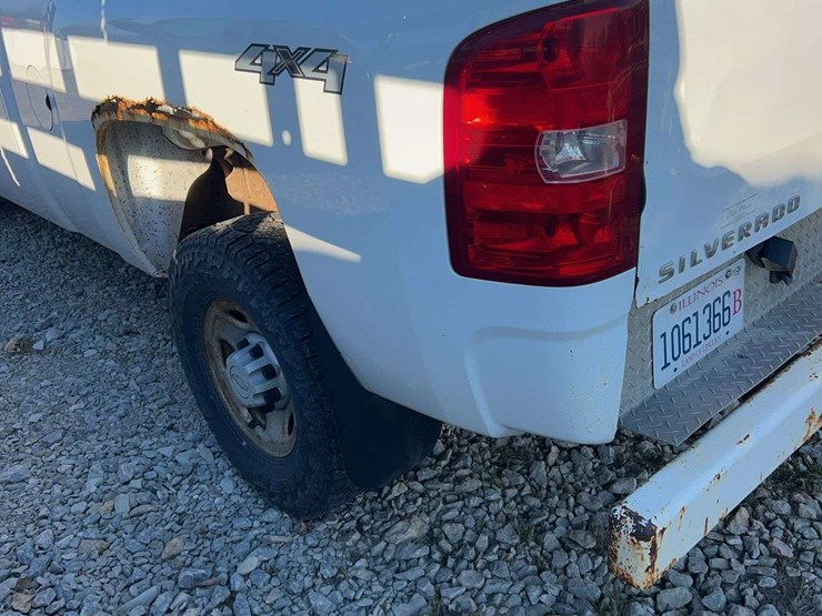 2008-chevrolet-2500hd-image-9