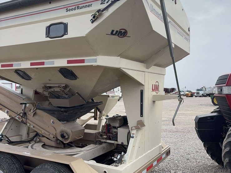 2018-unverferth-2755-seed-tender,-tandem-axle,-roll-tarp,-talc-inductor,-corded-remote,-good-shape,-honda-engine,-just-upgraded-to-a-triple-axel,-field-ready-image-14