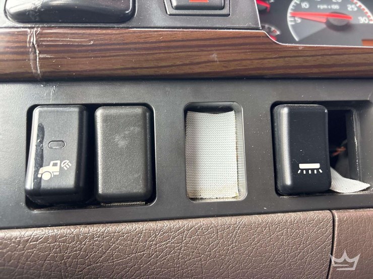 2017-volvo-vnl-760-t/a-sleeper-cab-truck-tractor-image-20