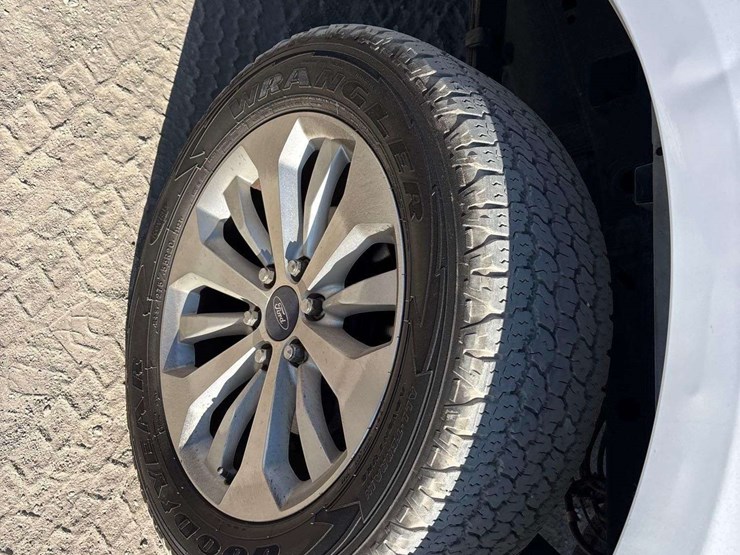 2016-ford-f150-image-8