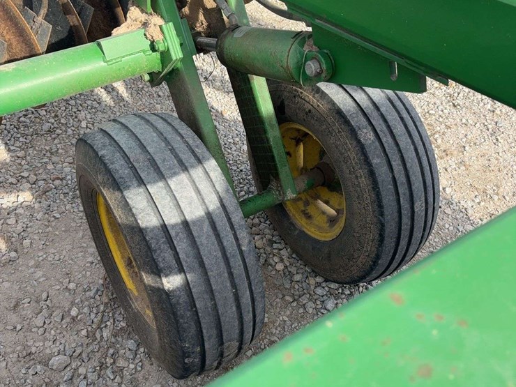 john-deere-630-image-14