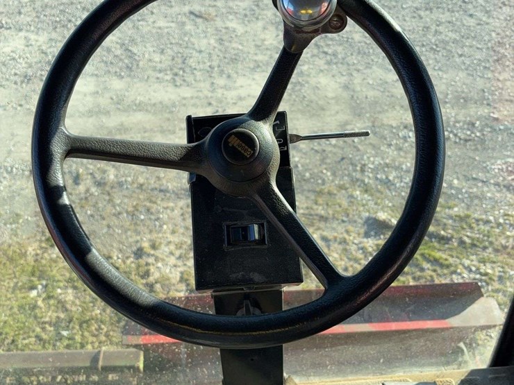 international-1660-combine-image-32