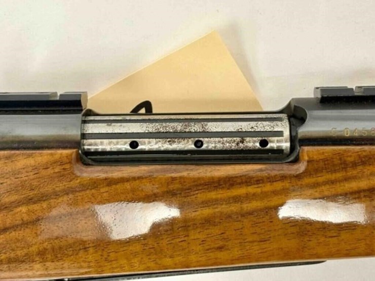 weatherby-mark-v---rifle---1-of-1000-image-5