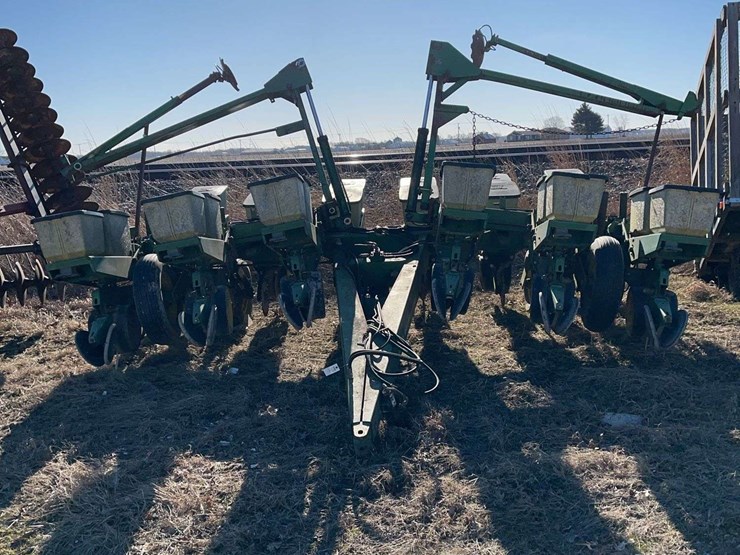 john-deere-12-image-2