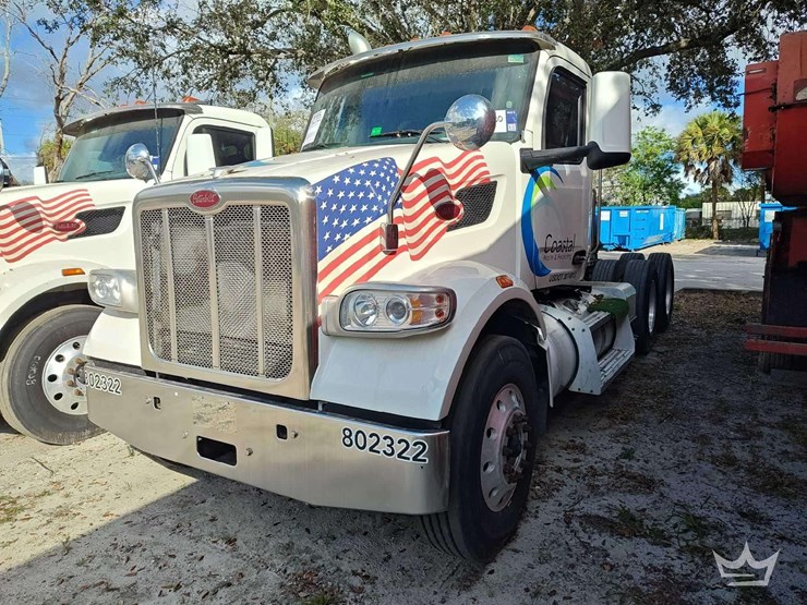 2022-peterbilt-567-image-1
