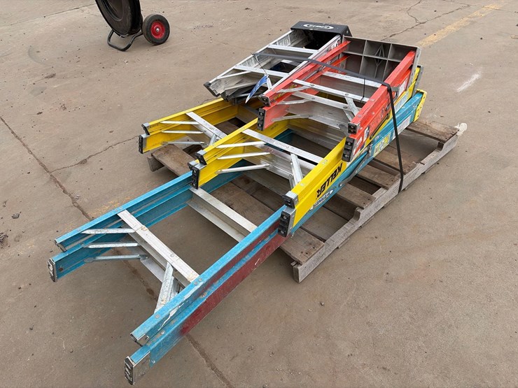 assortment-of-step-ladders-image-4