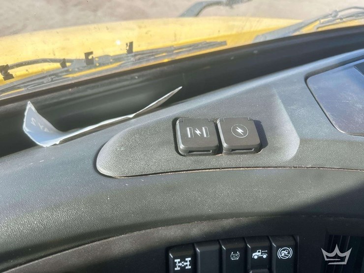 2018-volvo-vnl-760-t/a-sleeper-cab-truck-tractor-image-27