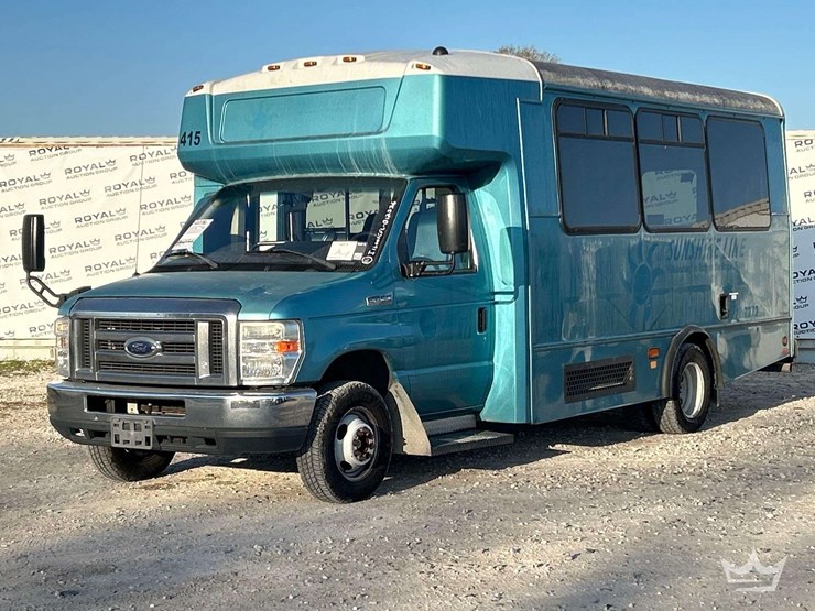 2018-ford-e450-image-1