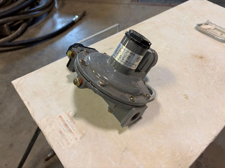 l.b.-white-premier-80-df-portable-heater-image-6