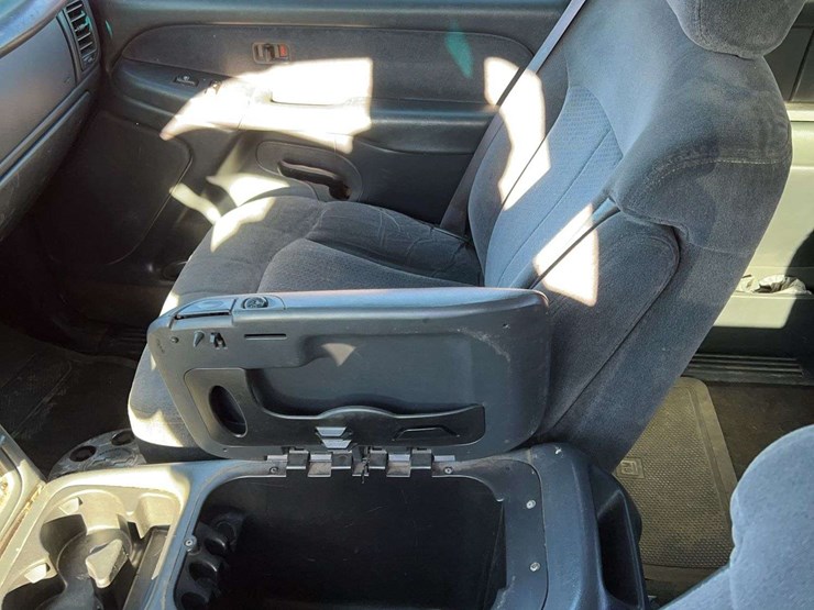 2000-chevrolet-1500-image-13