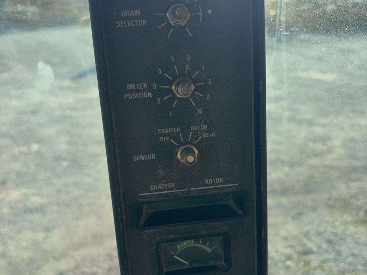 international-1660-combine-image-33