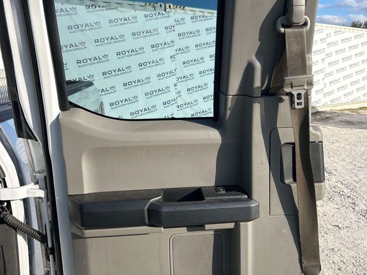 2017-ford-f150-image-21